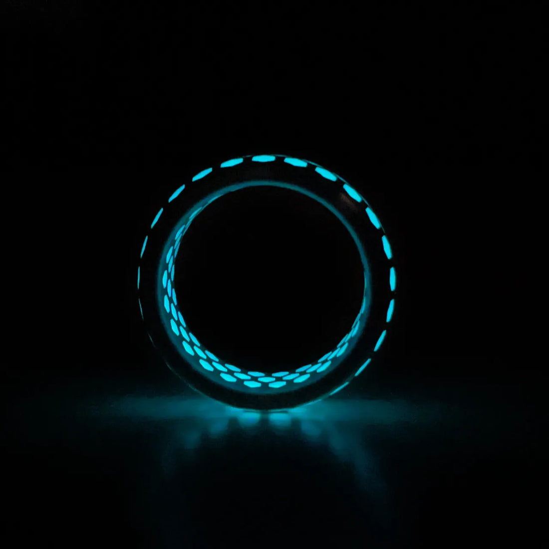 How Stuff Glows In The Dark And How We Perceive Them